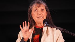 Claudia Piñeiro abrió la Feria del Libro: En Rosario no se puede respirar