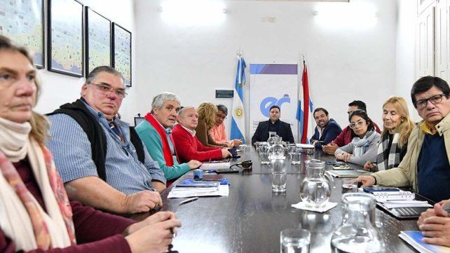 Si gremios rechazan la oferta, Gobierno no paga el aumento