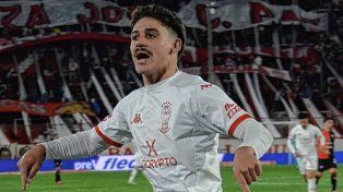 Huracán ganó con dos goles de Cóccaro