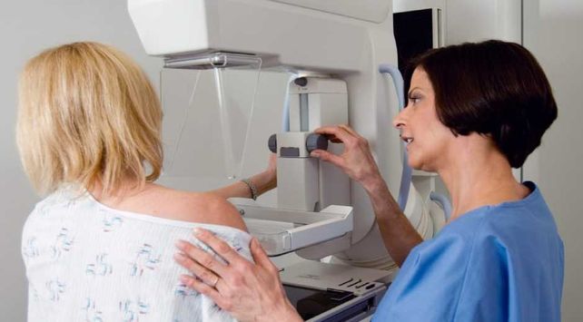 Filmaron a un policía robando fiambre de un supermercado chino