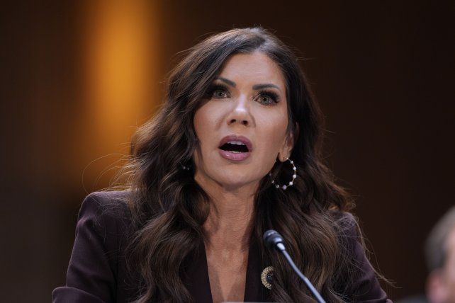 Donald Trump despidió a su secretaria de Seguridad Nacional