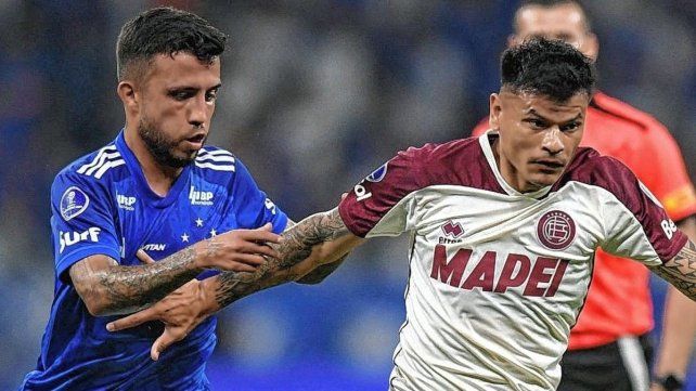 Bou fue titular en Lanús.