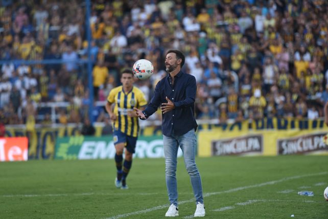 El Kily González mima la pelota como en los viejos tiempos.