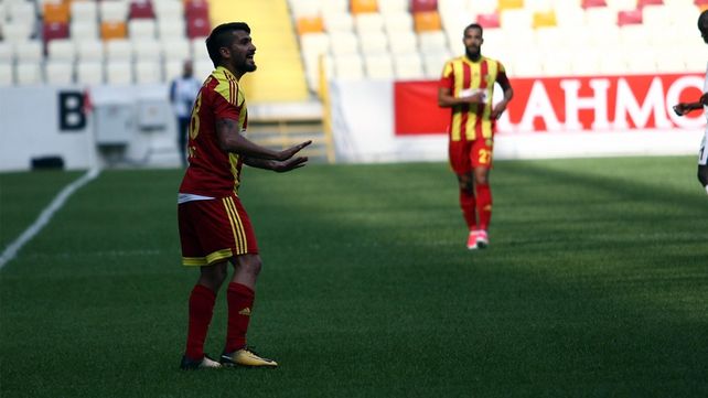 El delantero Emanuel Dening fue ofrecido a Colón