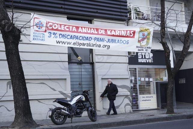 Carteles contra Karina Milei en Rosario