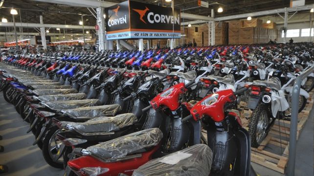 En Santa Fe repuntan los patentamientos de motos pero caen los de autos