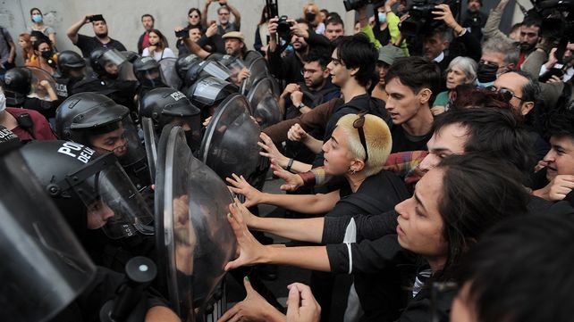 Incidentes durante una manifestación en el Incaa