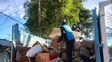 Intervinieron la casa de un acumulador y ya sacaron 10 camiones de basura