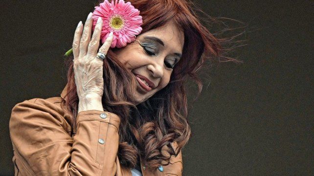 Parte médico: Cristina Fernández continuará en recuperación tras la cirugía.