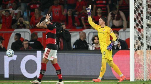 Con Muslera como héroe, Estudiantes eliminó por penales a Flamengo y enfrentará al Palmeiras en la final