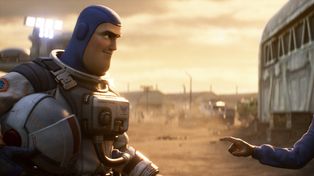 Buzz Lightyear y su fiel compañera, la capitana Alisha Hawthorne.&nbsp;