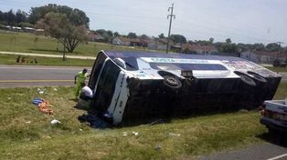Volcó un ómnibus que iba a Mar del Plata y doce jubilados resultaron heridos