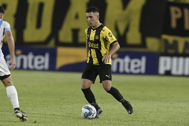 Leonardo Fernández llegó de Fluminense y rápidamente se convirtió en la figura y goleador de Peñarol.