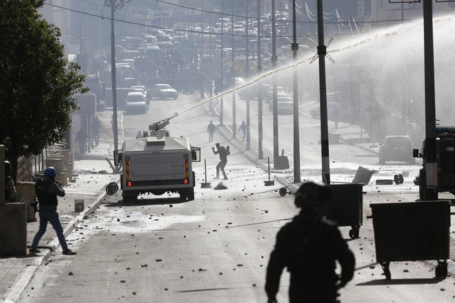 Israel estima que Hamas y otros grupos armados palestinos retienen a unos 150 israelíes en la Franja de Gaza que fueron tomados de rehenes&nbsp;