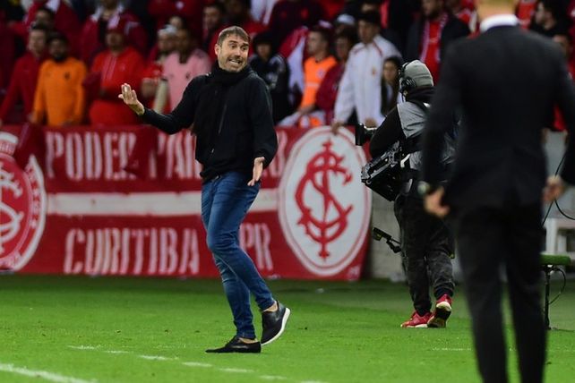 Eduardo Coudet ya sabe lo que es enfrentar a Central. Su equipo debe ganar sí o sí para seguir en carrera.