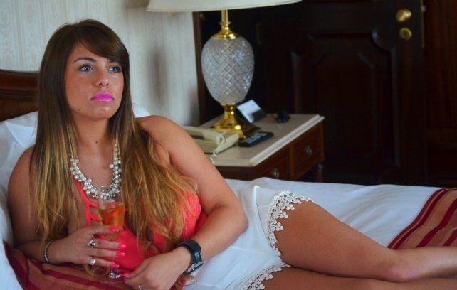 La historia de Mía Etcheverría: la actriz porno que es novia del Chengue Morales