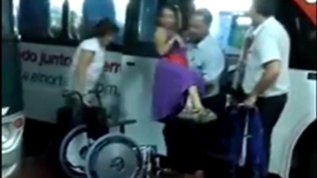Los choferes que emocionaron con su gesto en la Terminal santafesina
