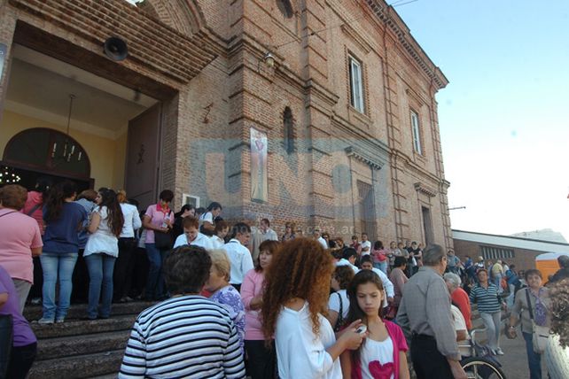 Fieles santafesinos se congregaron por la festividad de San Expedito