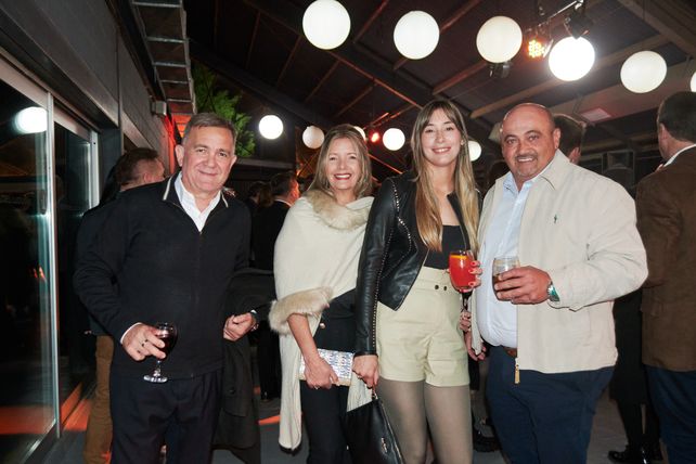 Pablo Ladelfa, Karina Spoto,  Sabrina y Sergio Rodríguez