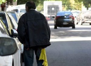 Cuidacoches bajo la lupa en Santa Fe: Diputados convoca a municipios para destrabar la ley provincial