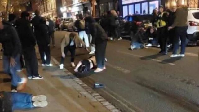 Conmoción en Inglaterra: un hombre arrolló a una multitud y dejó siete heridos graves
