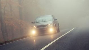 La neblina o bancos de niebla pueden ser un gran riesgo para la conducción.
