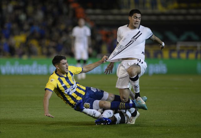 Central no estuvo a la altura y perdió ante un práctico Central Córdoba