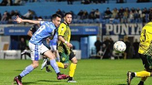 Aldosivi y Estudiantes igualaron 2 a 2 en Río Cuarto, en el cierre de la fecha 26 de Primera Nacional.