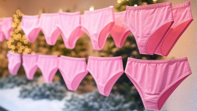 Por qué se regalan bombachas rosas en Navidad y cuál es el origen de esta tradición