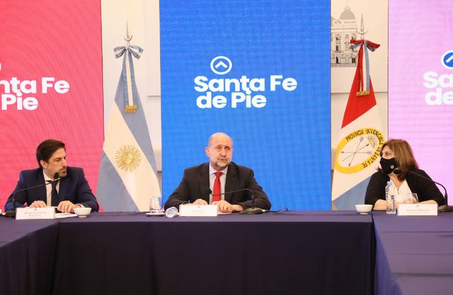 Trotta calculó que son 30.000 los docentes santafesinos que tendrán prioridad para vacunarse