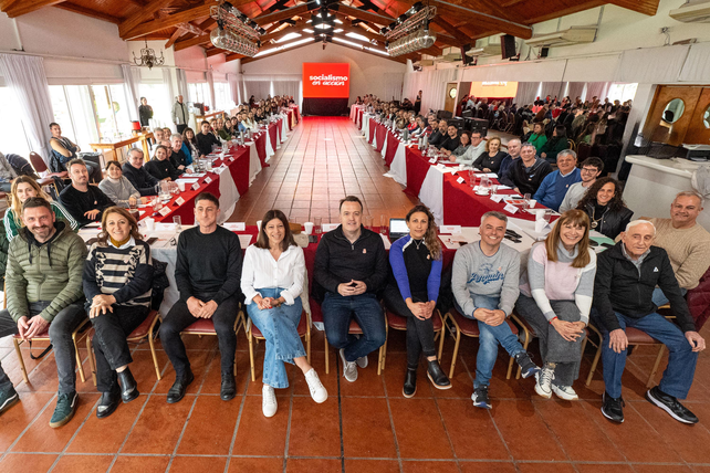 Más de cien dirigentes en representación de las 19 mesas departamentales y las bases militantes del PS confluyeron en Oliveros.
