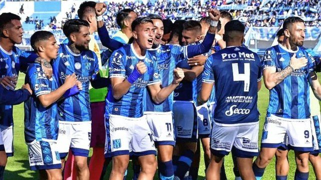 San Telmo goleó a Gimnasia y Tiro y es el nuevo líder de la zona B de la Primera Nacional San Telmo goleó a Gimnasia y Tiro y es el nuevo líder de la zona B de la Primera Nacional
