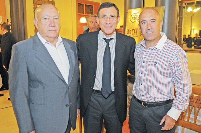 Juan y Diego Sagardía posaron junto a Jorge Baremberg.