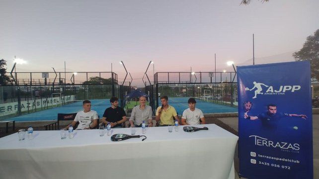 La conferencia de prensa se realizó en Terrazas Pádel