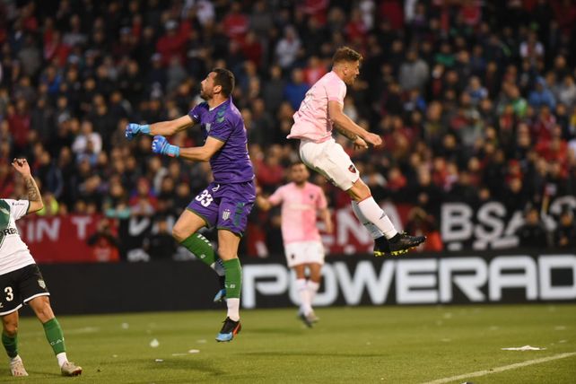 Newells esta vez no pudo jugar porque Banfield no lo dejó