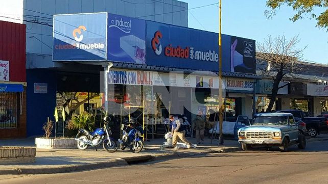 Robaron por quinta vez en dos meses el local Ciudad del Mueble