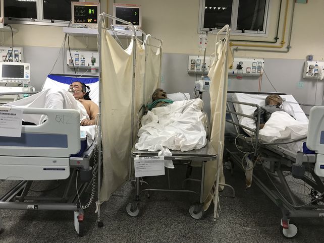 RÍO. Un paciente muerto yace entre otros dos en recuperación en el hospital municipal&nbsp;Salgado Filho