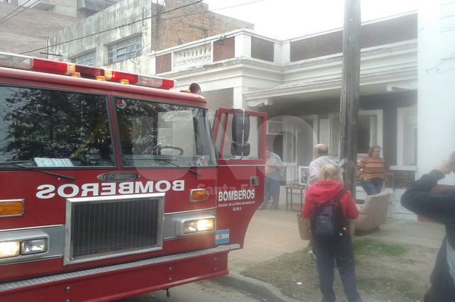 Los Bomberos Zapadores llegaron rápidamente para evitar que el fuego se propague.