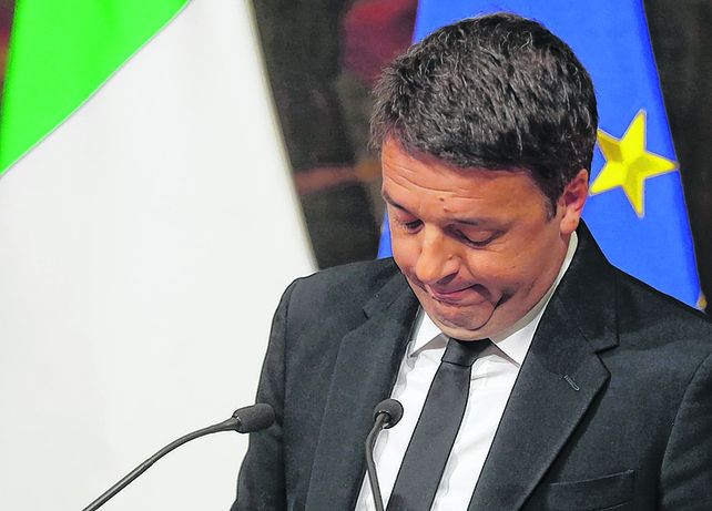 Todo o nada. Renzi se mostró muy dolido por la derrota. Hizo de la consulta un plebiscito sobre su gestión.&nbsp;