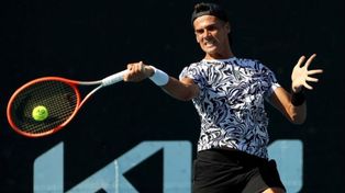El rosarino Coria debió dejar la competencia tras 56 minutos de juego por una lesión.
