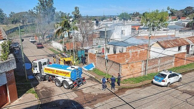 Una dotación de Bomberos Voluntarios debió acudir al incendio en la mañana del jueves.