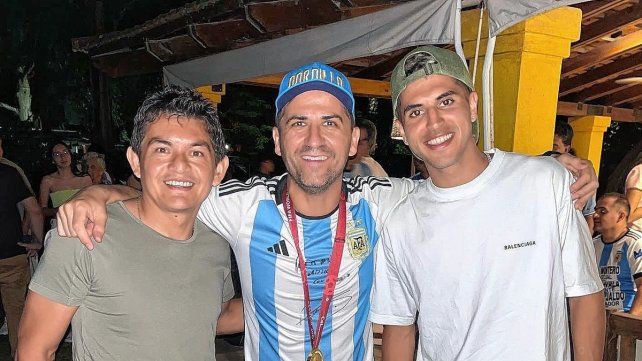 El Pulga Rodríguez, junto a un campeón del mundo en Tucumán
