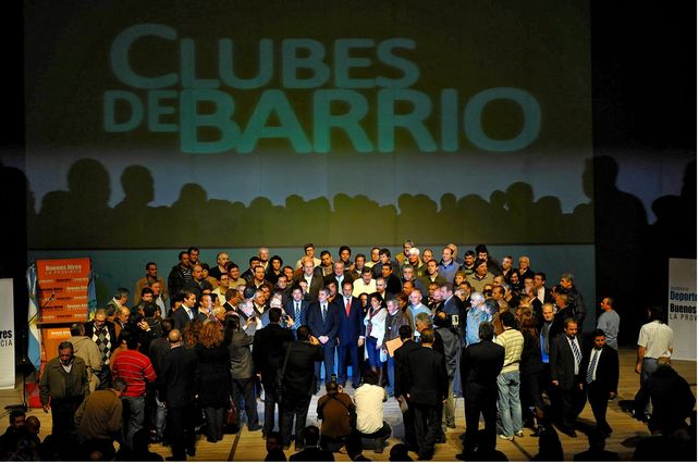 Entregan subsidios a clubes deportivos de la ciudad