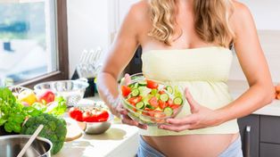 Embarazo: sostienen que la dieta vegana aporta los nutrientes