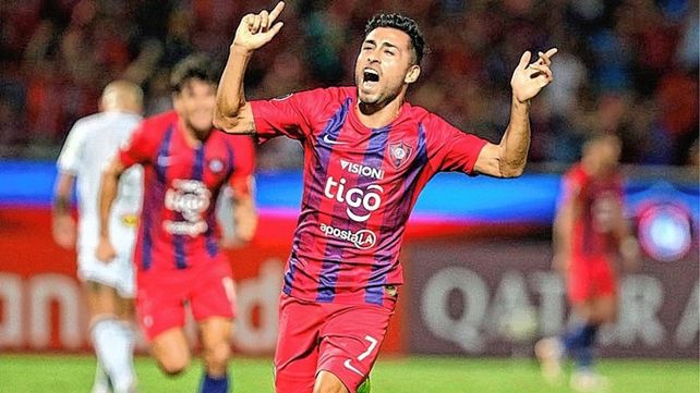 Federico Carrizo aparece como alternativa para Colón