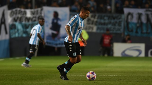 Emiliano Vecchio ingresó en el inicio del complemento y fue determinante para el fútbol de Racing.