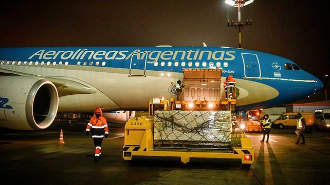 Parte el tercer vuelo hacia Rusia para traer otra partida de vacunas