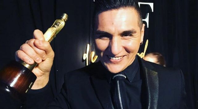 Gerardo Casas alzó el Martín Fierro de la mano de Corte de Confección