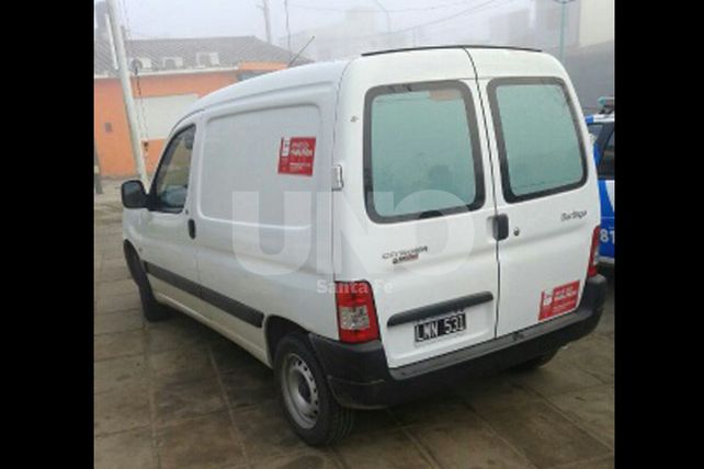 Cinematográfica con una camioneta recuperada en Santo Tomé