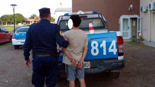 Un joven fue detenido en Paraná luego de amenazar a una mujer con destruirle el kiosco